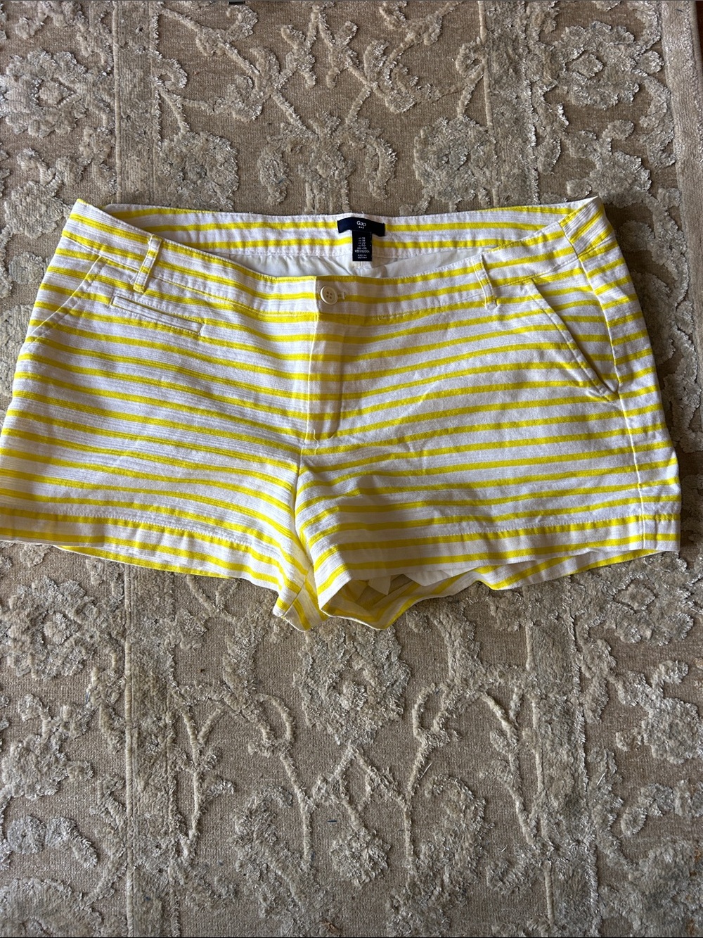GAP Women’s yellow and white striped shorts